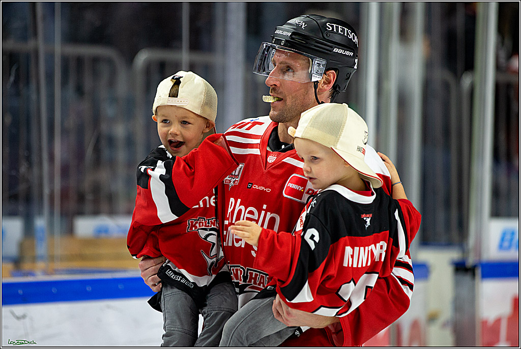 PENNY DEL; Koelner Haie- Straubing Tigers; Koeln, 09.10.2022